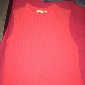 Women’s sleeveless dress shirt